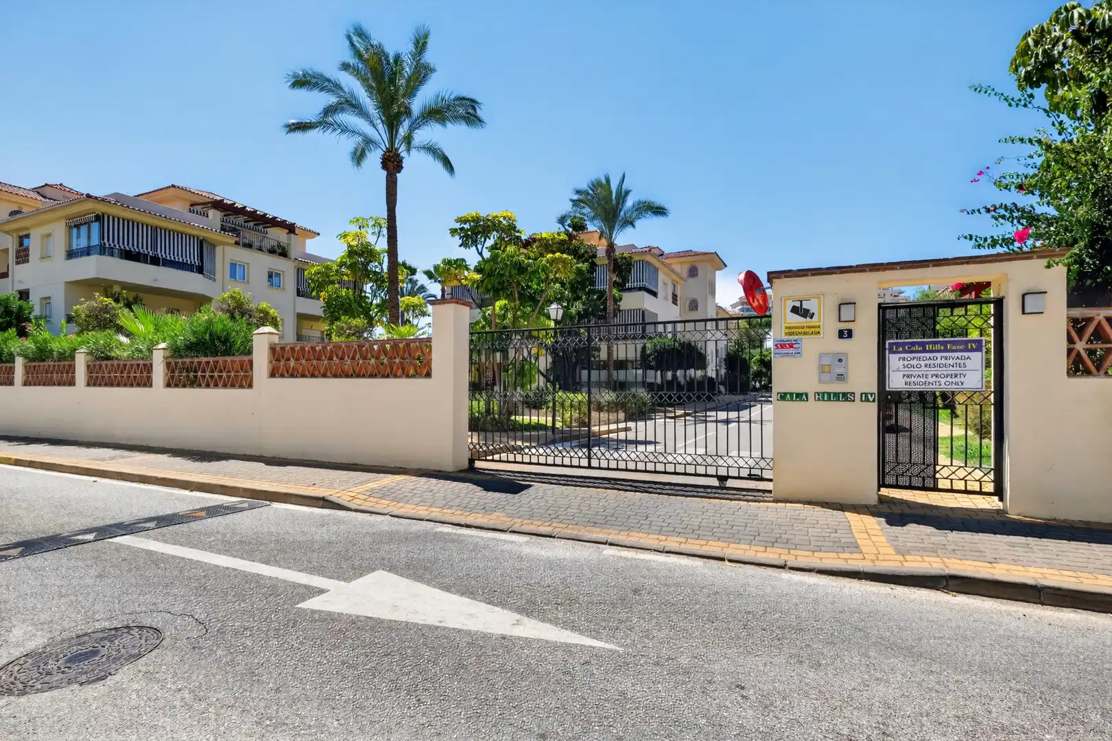 Exterior view of Flat for sale in Mijas  with Air Conditioner, Terrace and Storage room