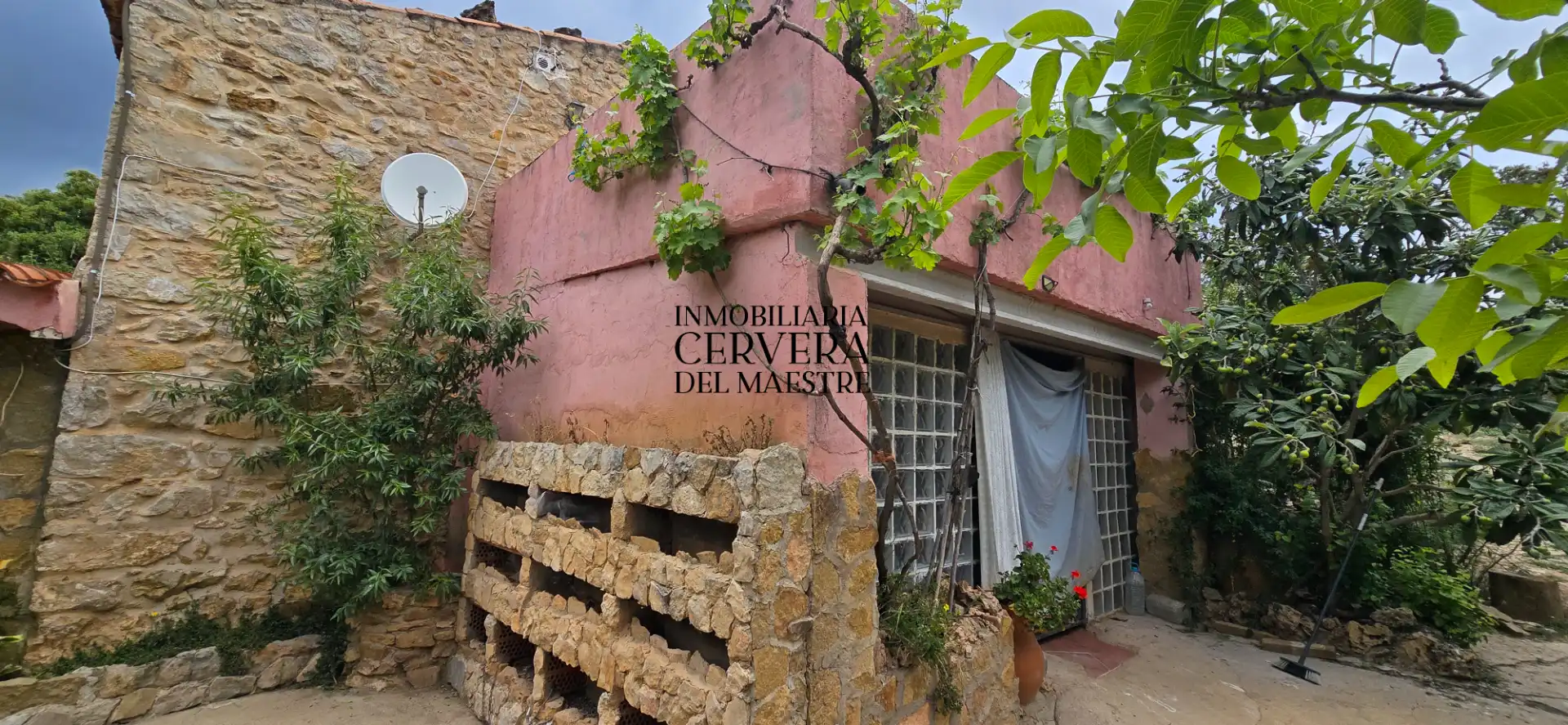 Exterior view of Houses for sale in La Torre d'en Besora