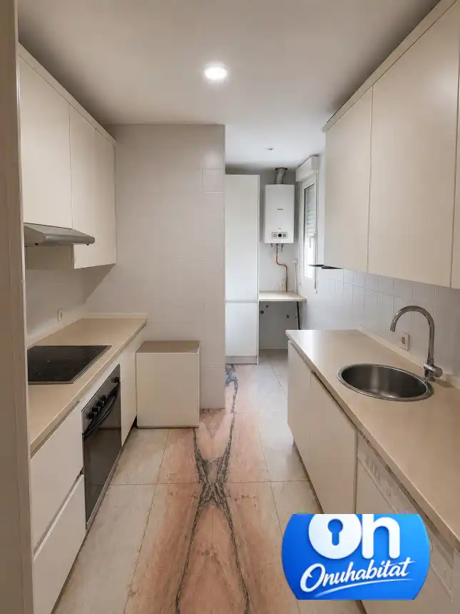 Flat for rent in Plaza de la Merced, Centro