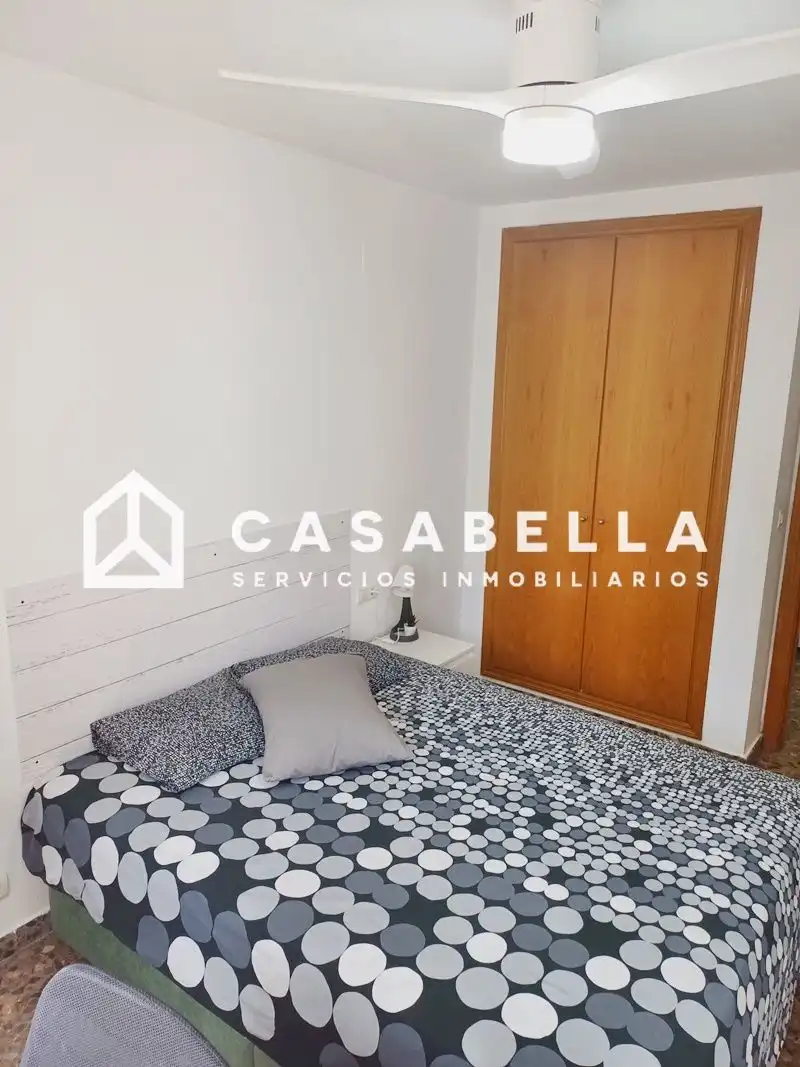 Schlafzimmer von Wohnung zur Miete in Valencia mit Klimaanlage, Heizung und Terrasse