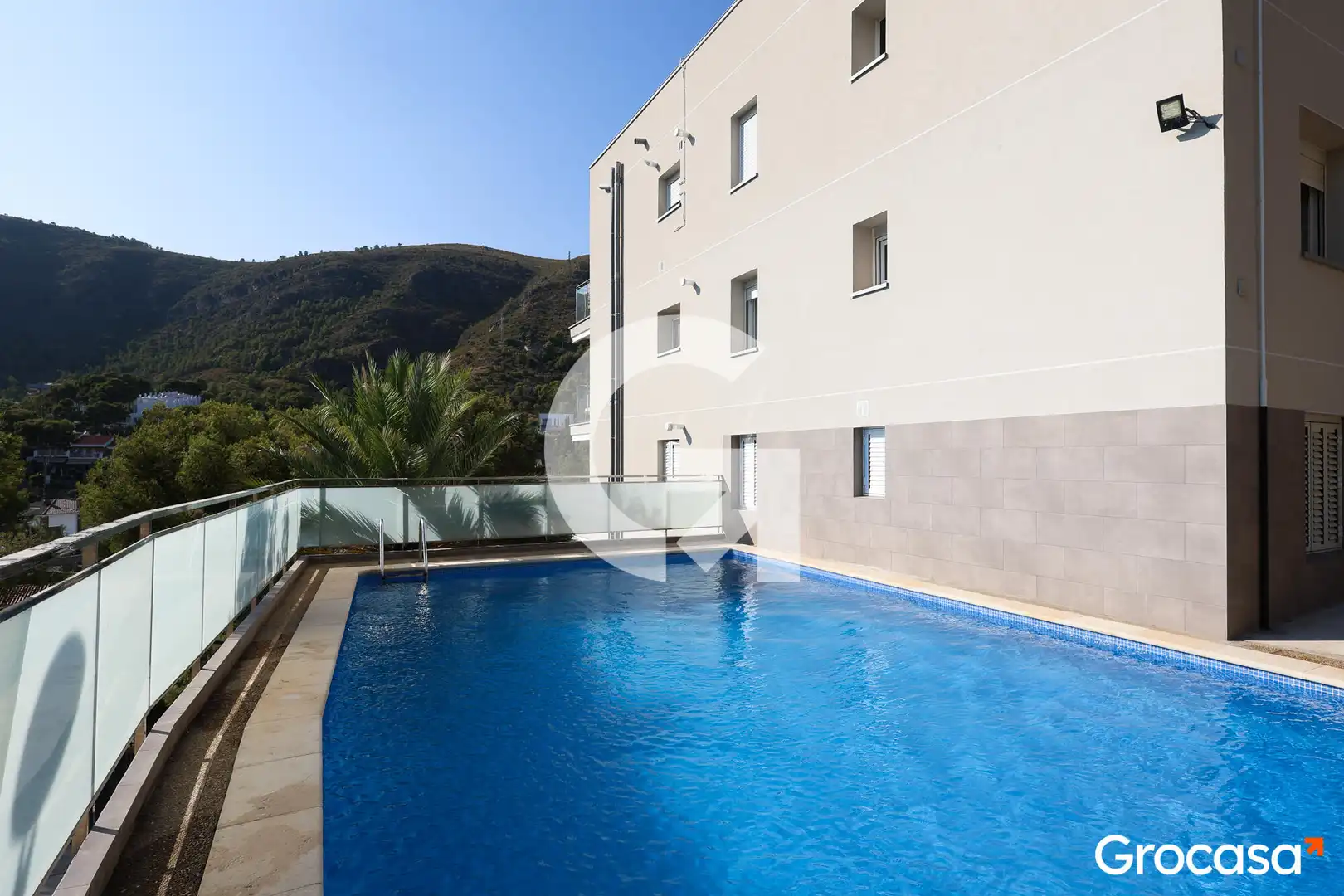 Swimming pool of Flat for sale in Castelldefels  with Air Conditioner, Balcony and Community pool