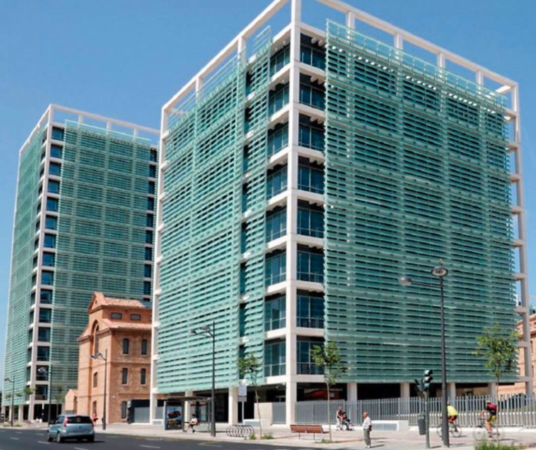 Exterior view of Flat for sale in  Valencia Capital  with Air Conditioner and Furnished