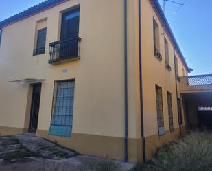 Exterior view of Building for sale in Calera y Chozas