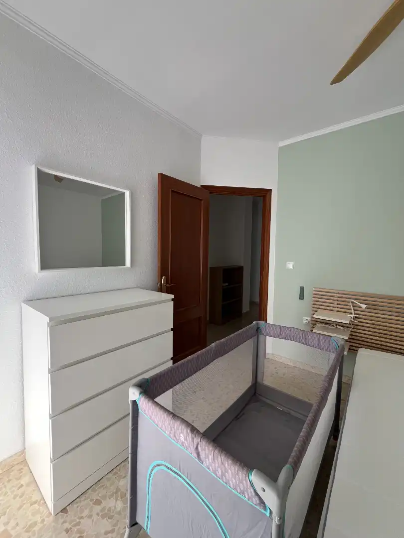Habitación de Piso de alquiler en Salobreña con Aire acondicionado, Terraza y Amueblado