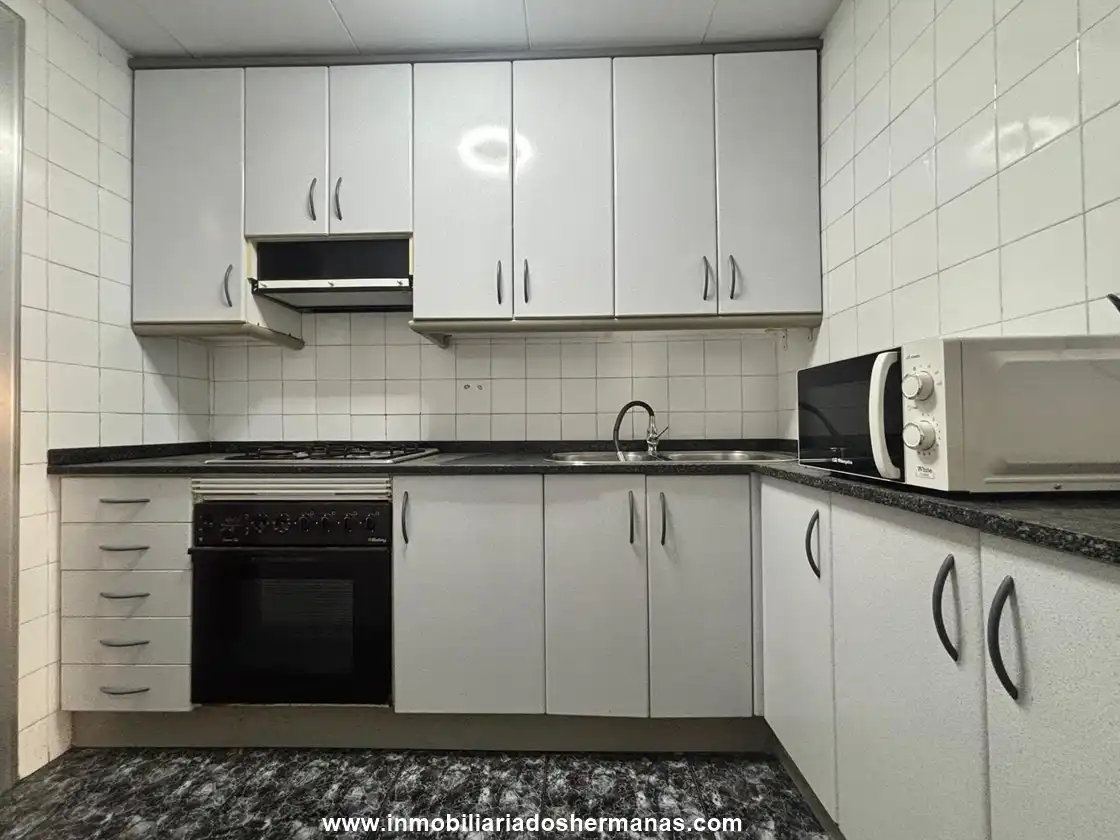 Cocina de Piso en venta en El Prat de Llobregat con Balcón