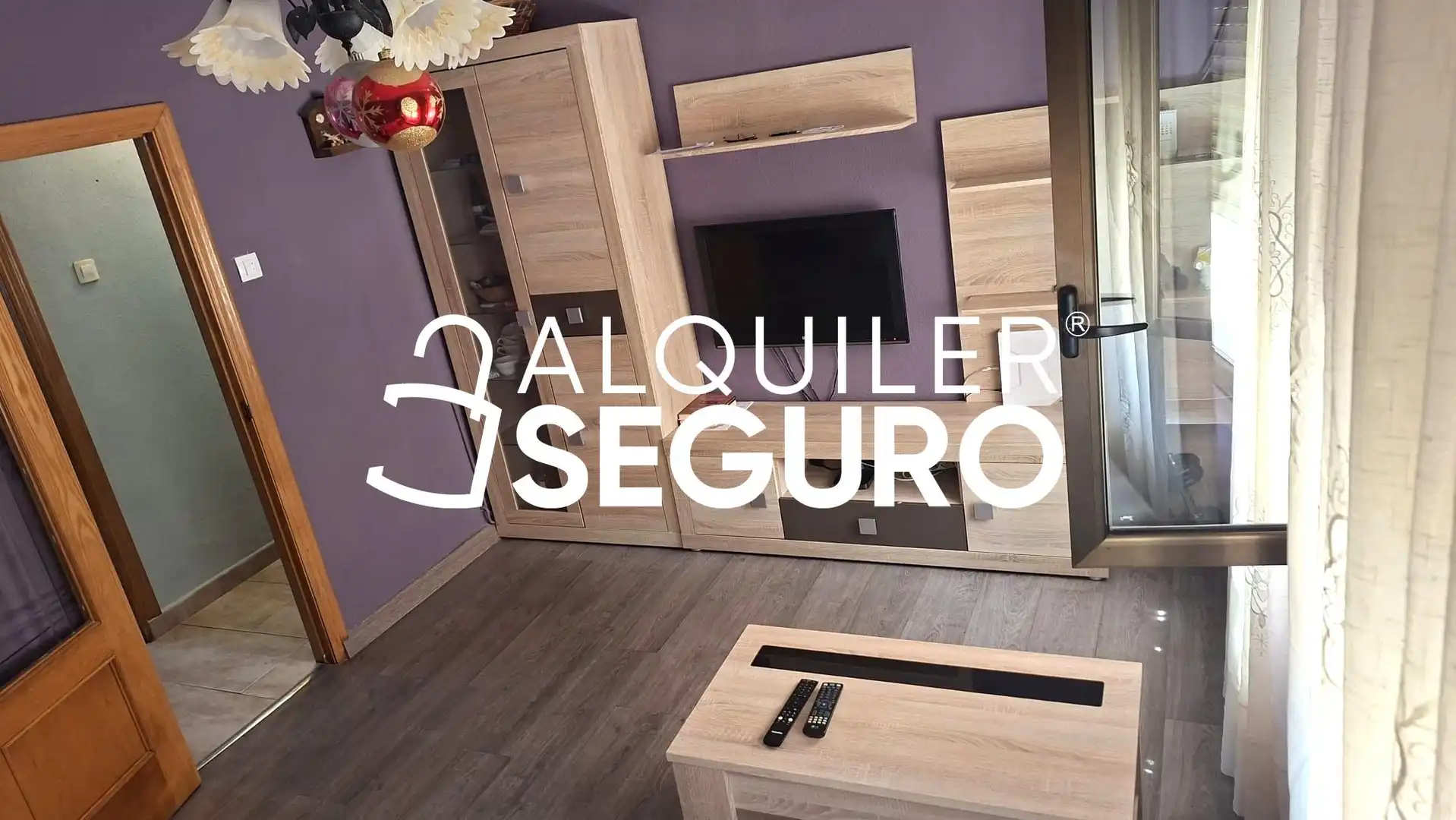 Sala d'estar de Pis de lloguer en Avilés amb Calefacció i Moblat