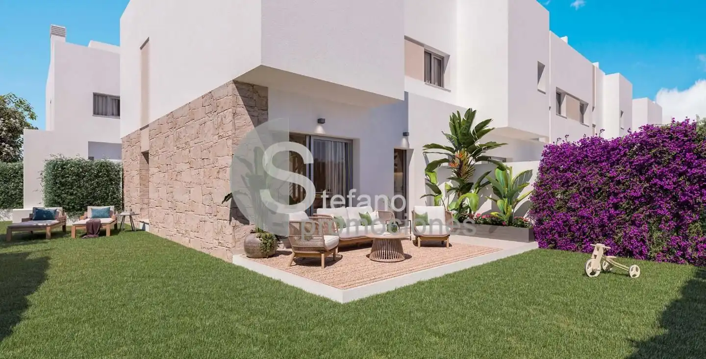 Terrassa de Casa adosada en venda en Málaga amb Jardí privat, Terrassa i Piscina comunitària