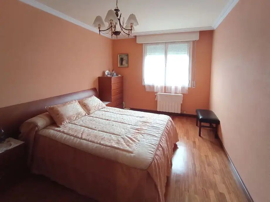 Dormitori de Pis en venda en Vitoria - Gasteiz amb Calefacció, Parquet i Terrassa
