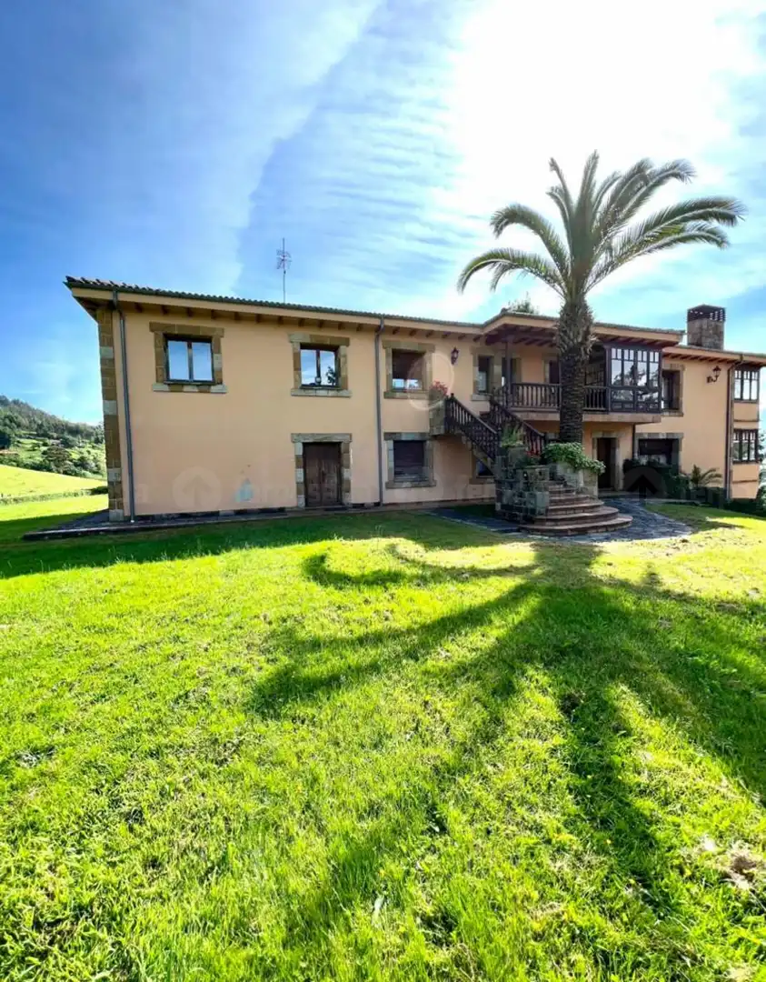 Vista exterior de Casa o chalet en venta en Piloña con Calefacción y Jardín privado