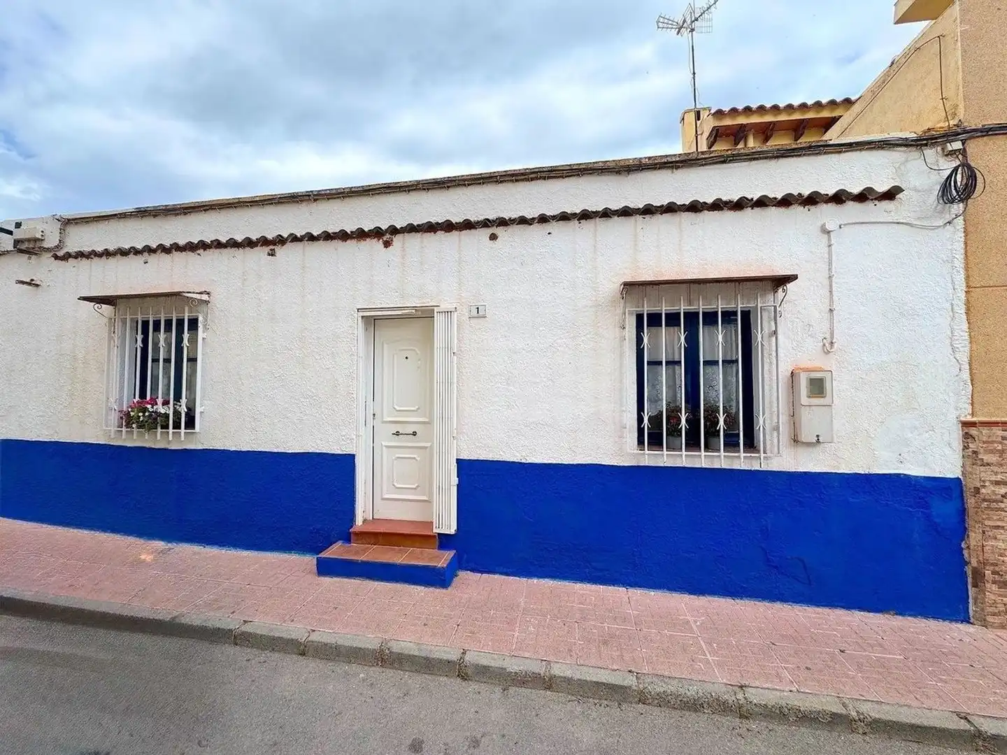 Vista exterior de Casa o xalet en venda en Garrucha amb Terrassa, Piscina i Moblat