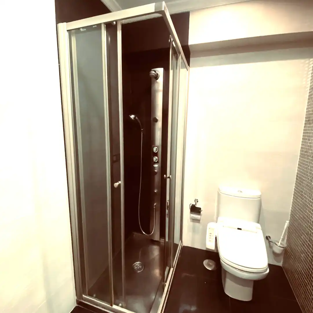 Badezimmer von Wohnung zur Miete in Vigo 