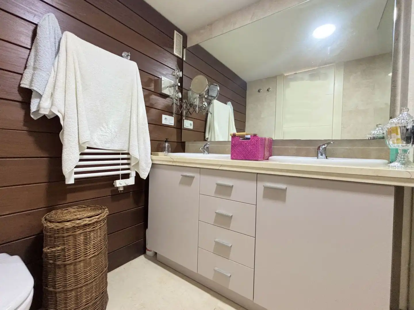 Baño de Ático en venta en Manilva con Aire acondicionado, Terraza y TV
