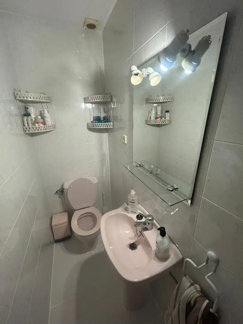 Badezimmer von Wohnung zum Verkauf in Barcelona mit Klimaanlage, Heizung und Möbliert