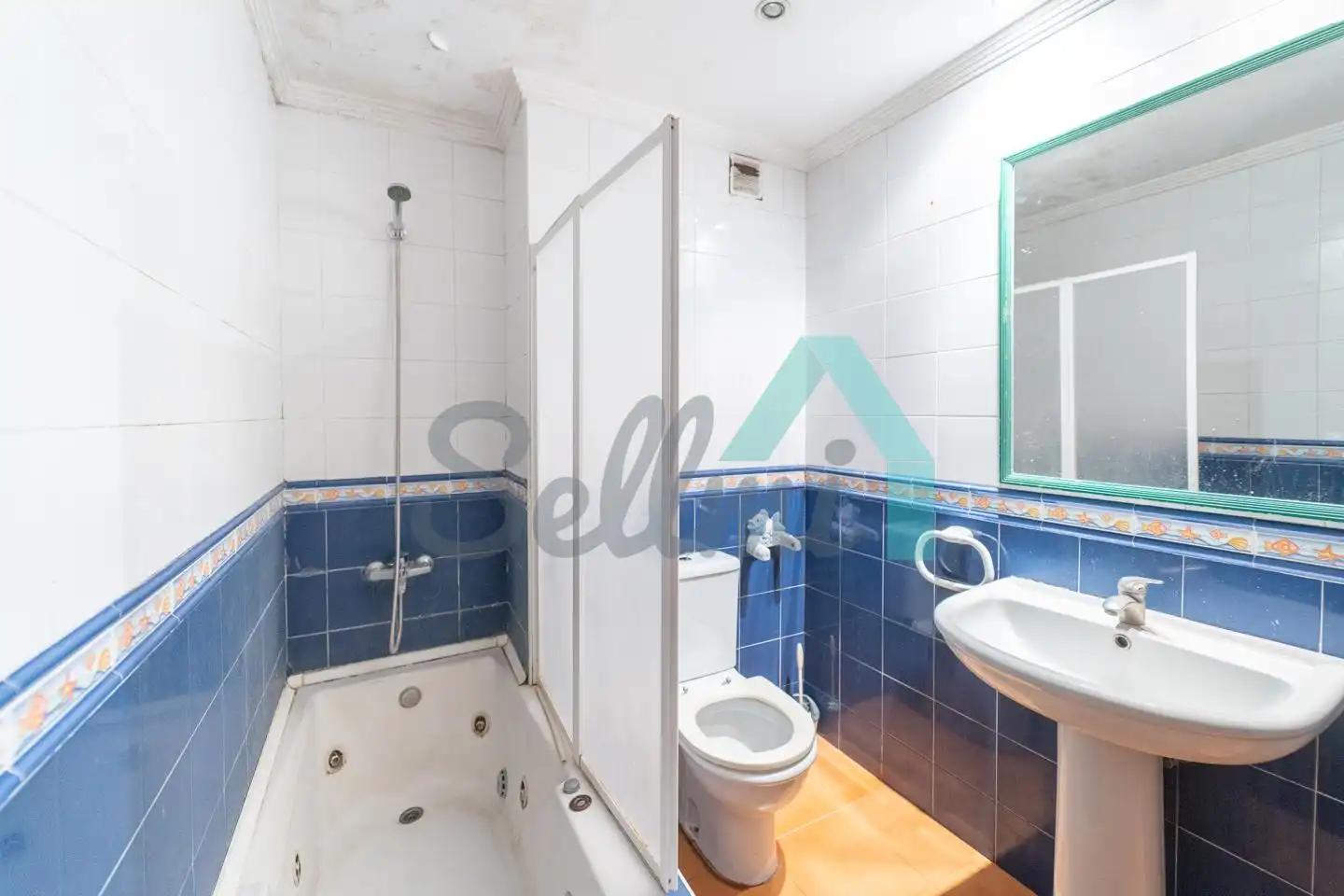 Baño de Piso en venta en Oviedo  con Calefacción, Terraza y Trastero