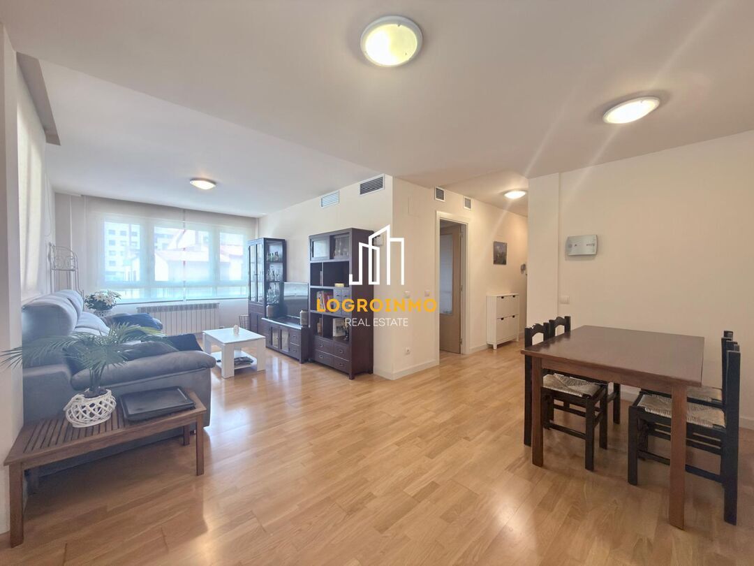 Außenansicht von Wohnung zum Verkauf in  Logroño mit Klimaanlage, Heizung und Schwimmbad