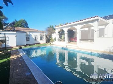 Xalet amb piscina en venda a albahaca