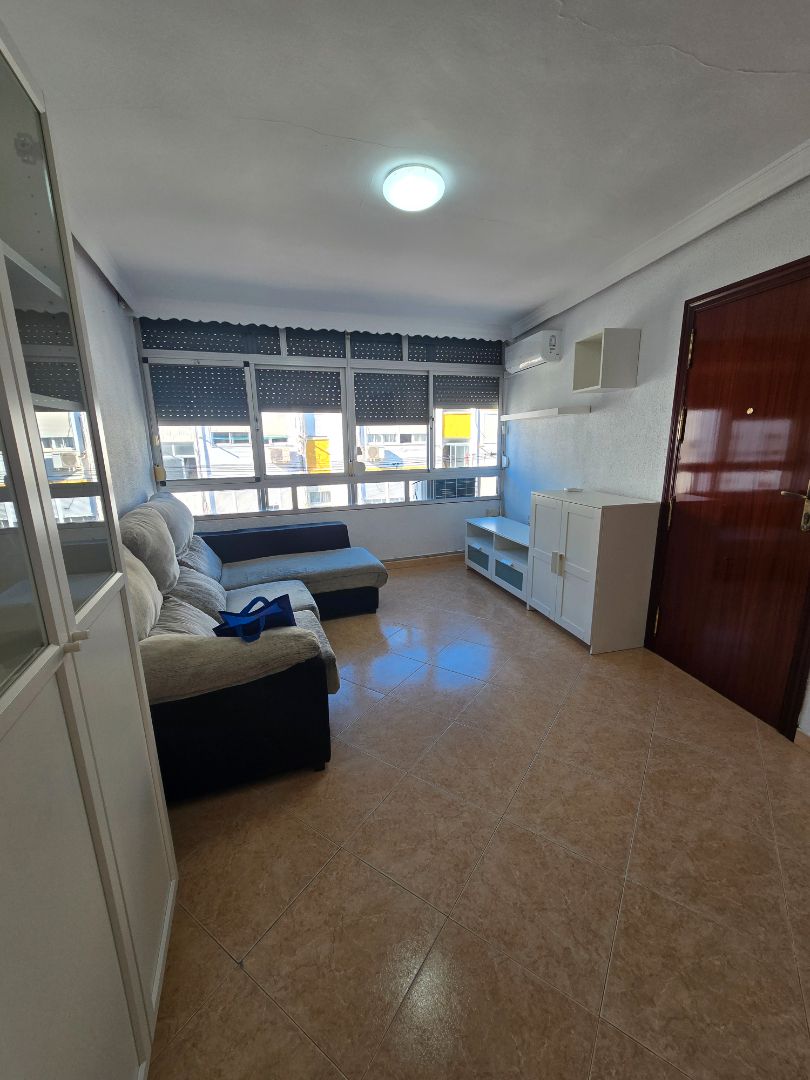 Pis de lloguer a Calle Velarde, El Carmen