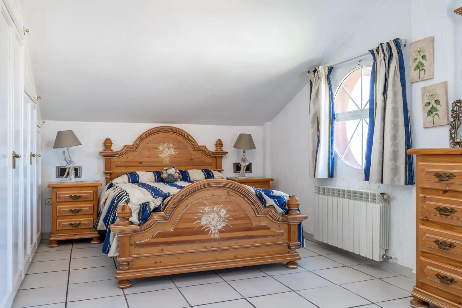 Habitación de Casa o chalet en venta en Valdepeñas de Jaén con Aire acondicionado, Calefacción y Jardín privado