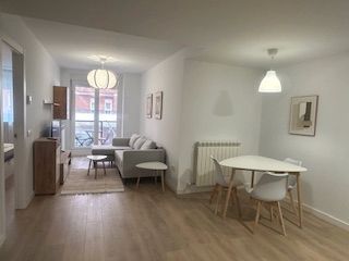 Sala d'estar de Apartament de lloguer en León Capital  amb Calefacció, Parquet i Terrassa