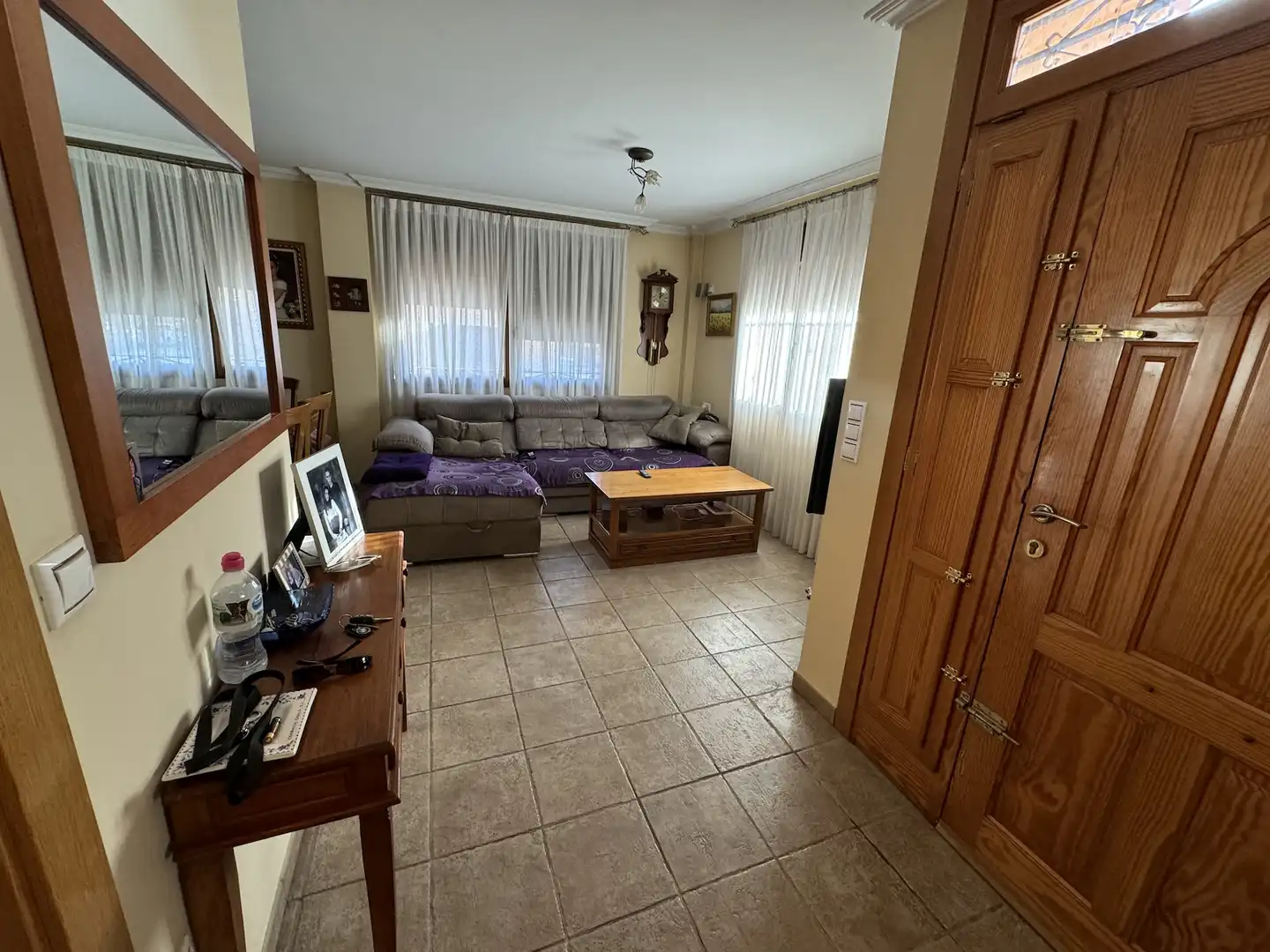 Sala d'estar de Casa adosada en venda en Villena amb Aire condicionat, Calefacció i Terrassa