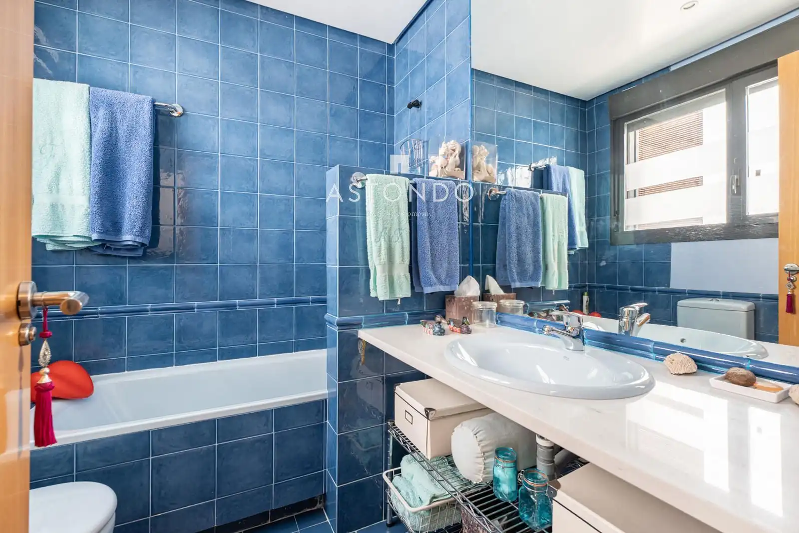 Baño de Casa adosada en venta en Madrid con Aire acondicionado, Calefacción y Parquet