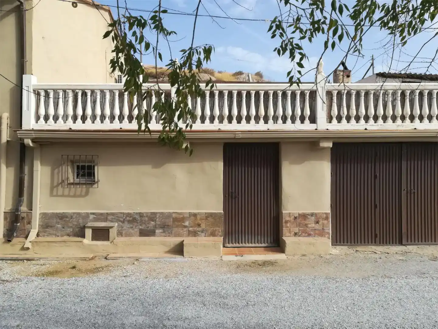 Vista exterior de Finca rústica en venda en Zújar amb Aire condicionat i Balcó