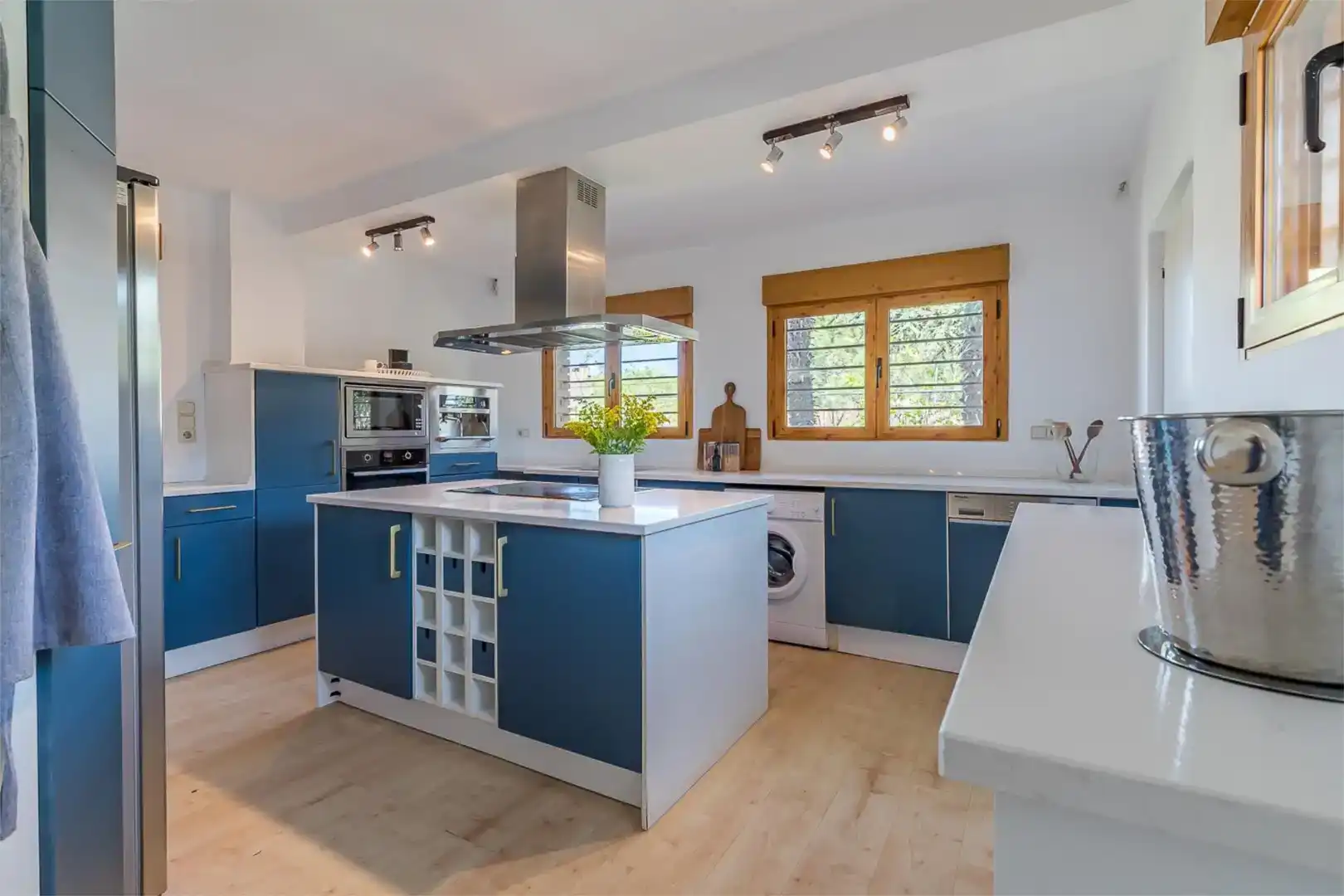 Kitchen of Houses for sale in Boadilla del Monte  with Air Conditioner, Swimming Pool and Balcony