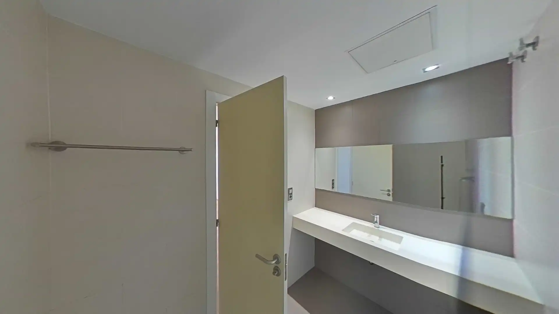 Baño de Piso en venta en Molins de Rei con Aire acondicionado, Parquet y Horno
