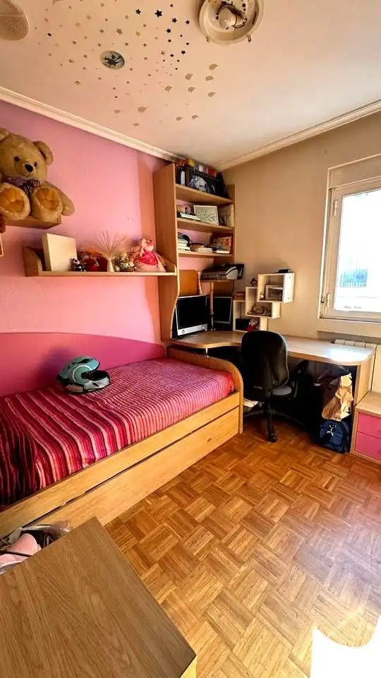 Dormitori de Apartament en venda en  Logroño amb Calefacció i Parquet