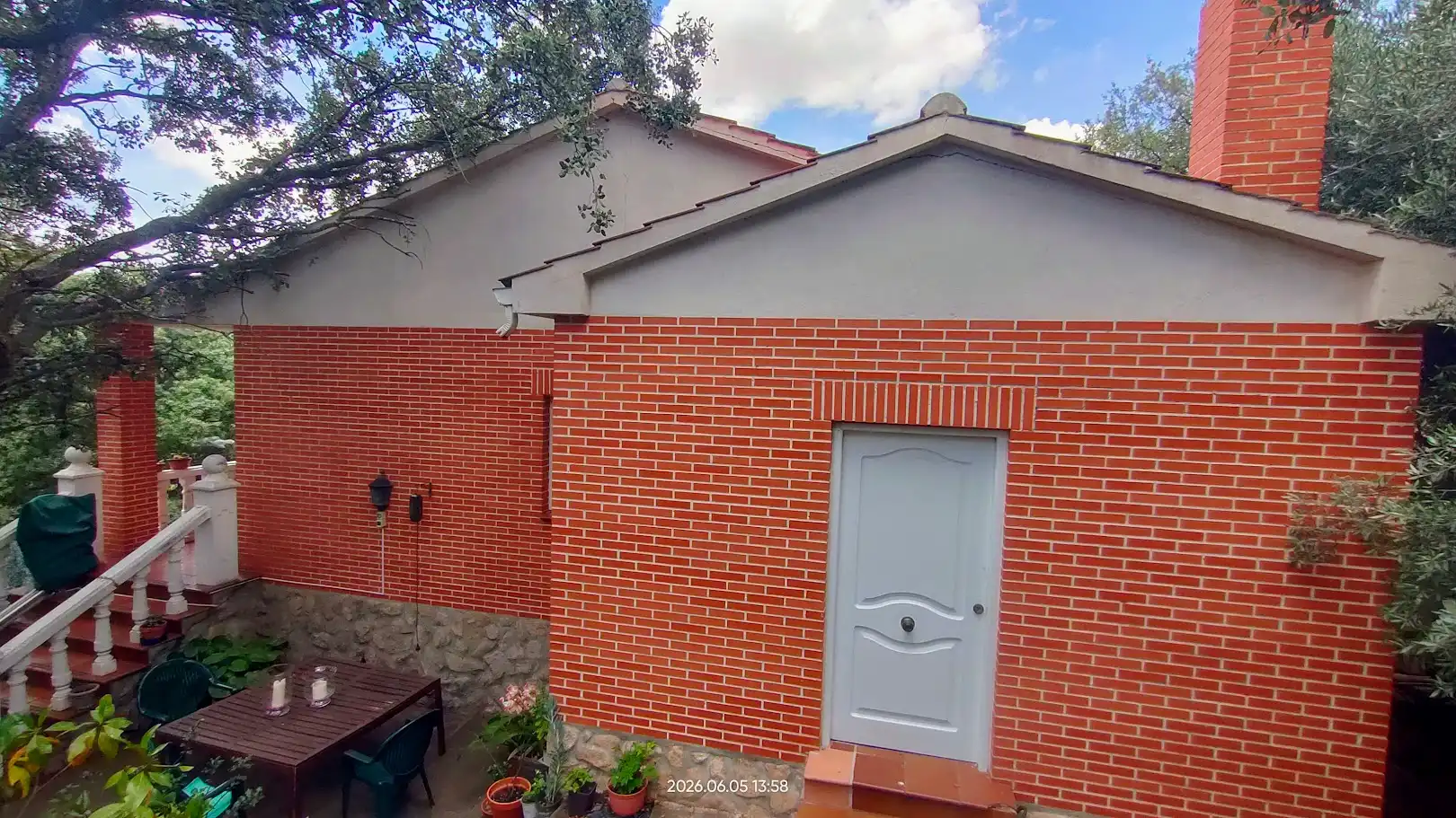 Vista exterior de Casa o xalet en venda en El Casar amb Calefacció, Jardí privat i Terrassa