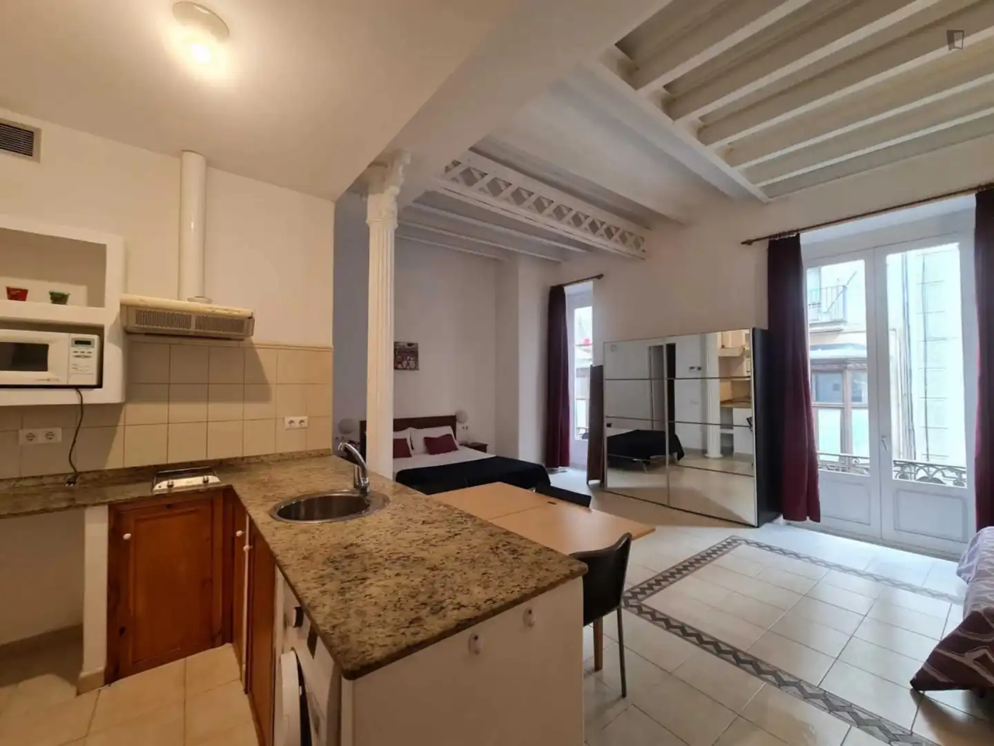 Kitchen of Flat for rent in Ciutat Vella