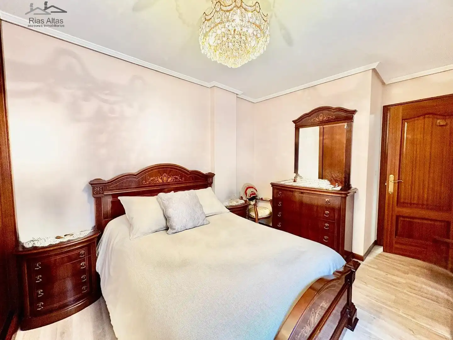 Habitación de Piso en venta en A Coruña Capital  con Calefacción, Jardín privado y Trastero