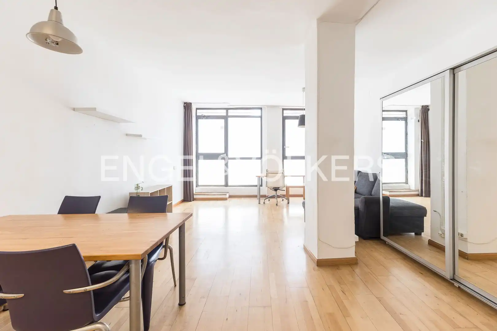 Sala d'estar de Apartament en venda en Sabadell amb Calefacció i Parquet