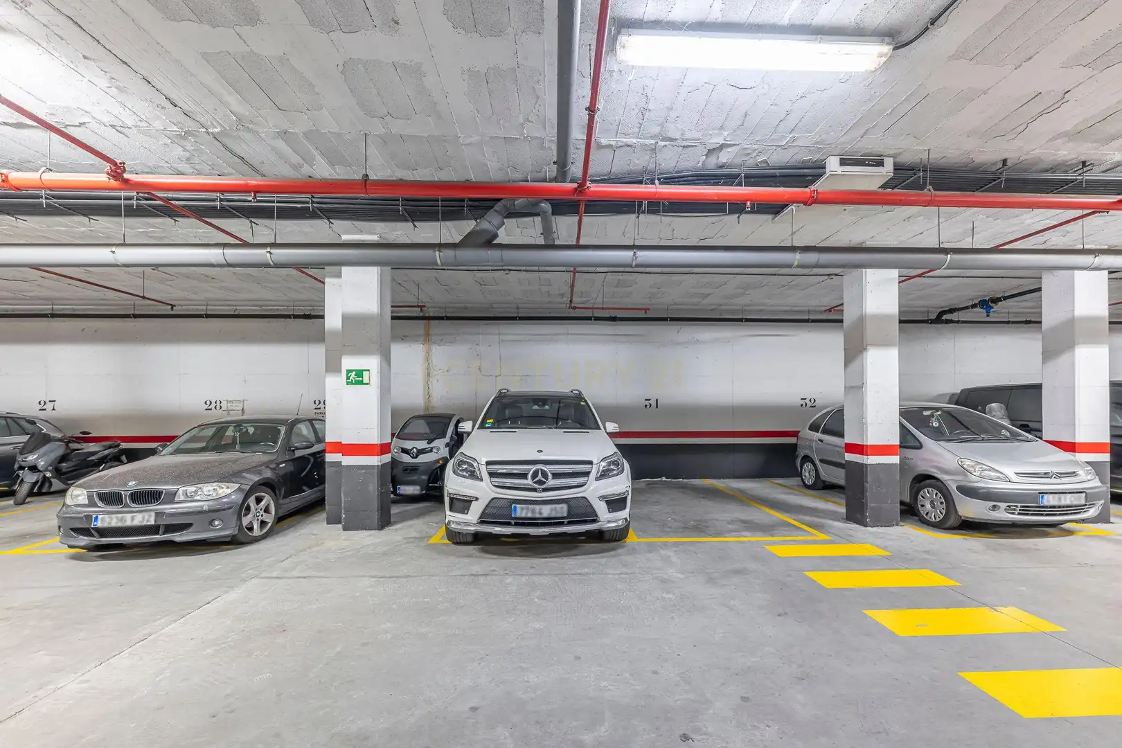 Parking de Apartamento en venta en Marbella con Aire acondicionado, Trastero y Balcón