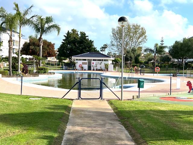 Piso en Venta en Avenida Reina Sofía, 37 en Costa Ballena Golf