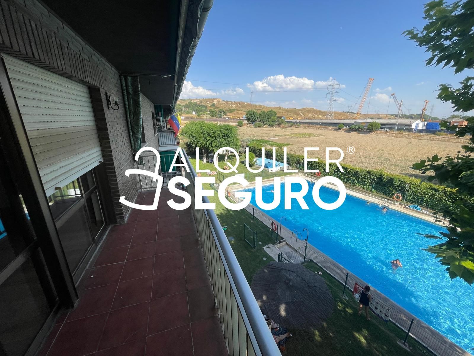Exterior view of Flat to rent in Paracuellos de Jarama  with Air Conditioner, Heating and Terrace