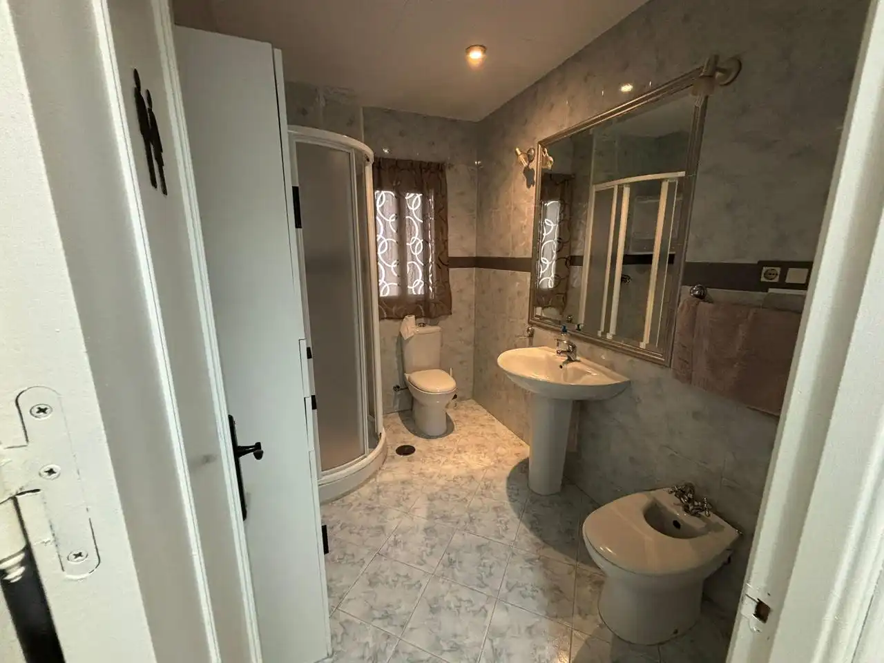 Bathroom of Flat for sale in Granada