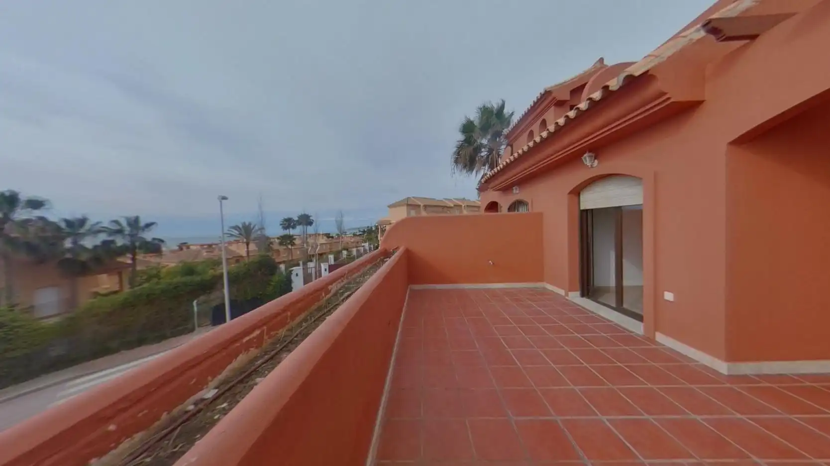 Terraza de Ático en venta en Estepona con Trastero y Piscina