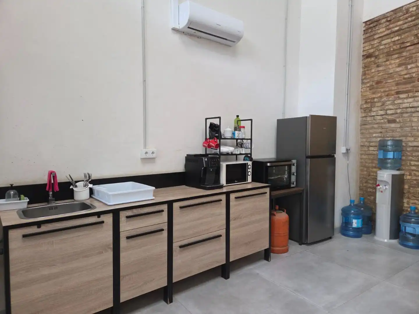 Cocina de Oficina de alquiler en Catarroja con Aire acondicionado, Calefacción y Terraza