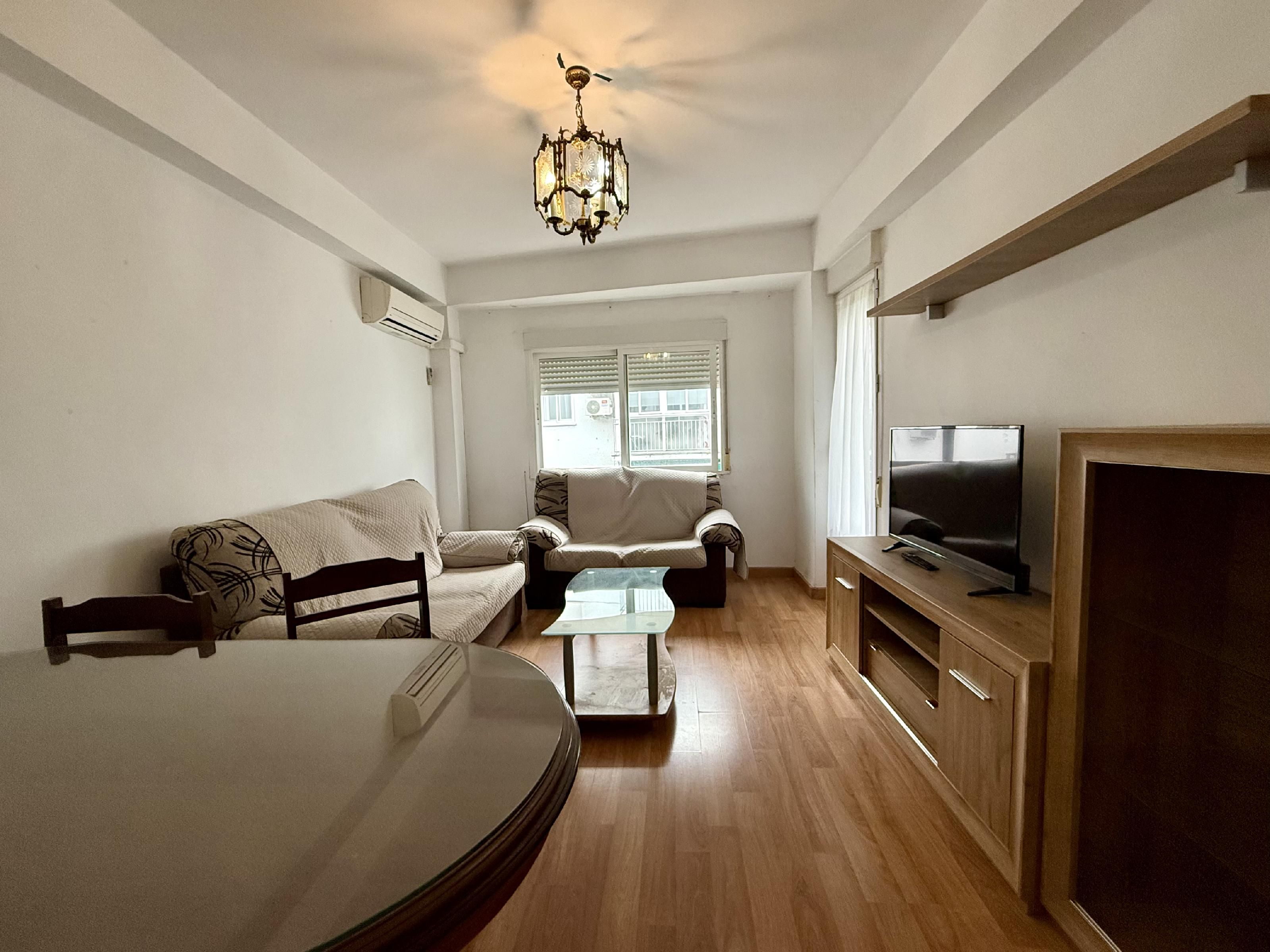 Wohnzimmer von Wohnung zum Verkauf in Plasencia mit Klimaanlage, Heizung und Parkett