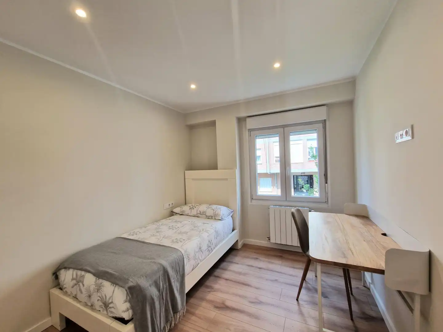 Flat with terrace to rent in Calle TRASMIERA, imagen 5