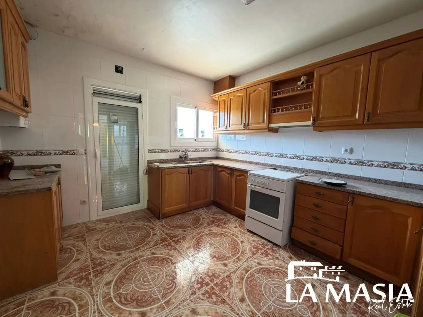 Kitchen of Houses for sale in La Bisbal del Penedès  with Private garden, Terrace and Storage room