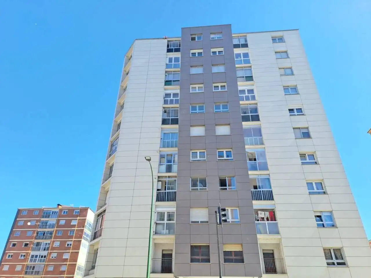 Vista exterior de Piso en venta en Burgos con Calefacción y Terraza