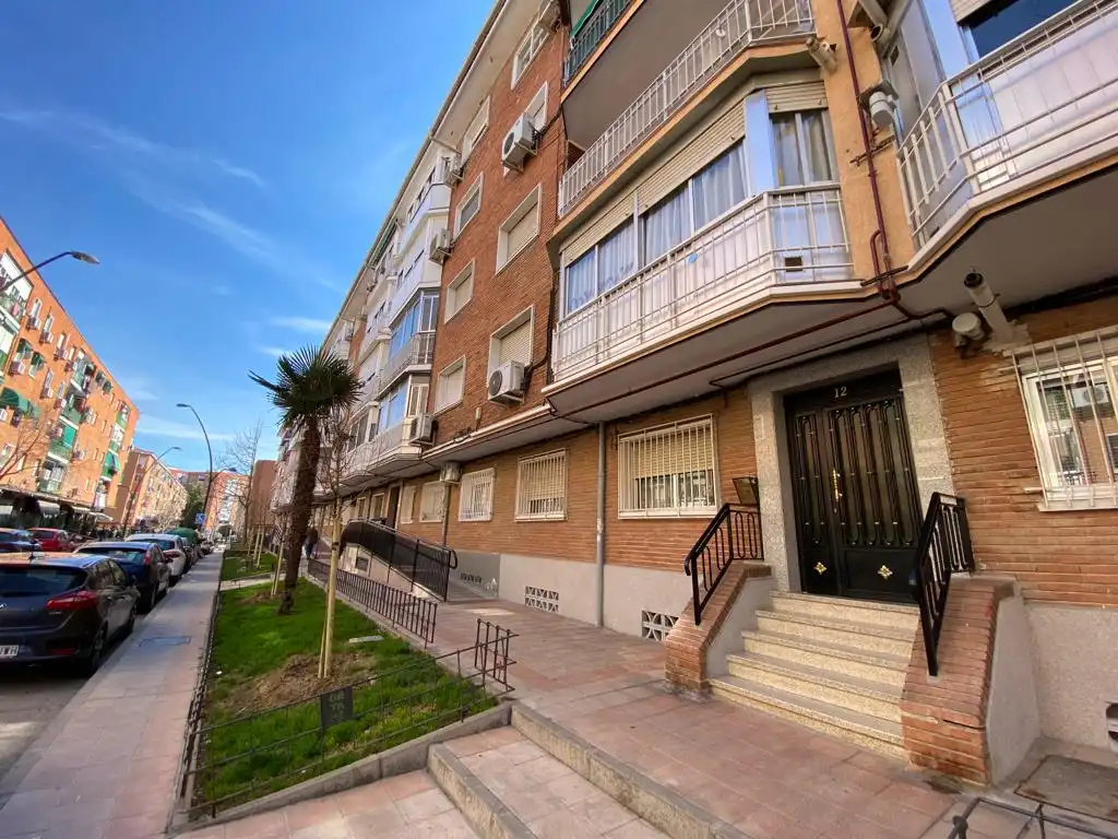 Zimmer in Calle Extremadura, 12, Juan de la Cierva