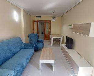 Living room of Flat to rent in Plasencia  with Air Conditioner, Terrace and Balcony