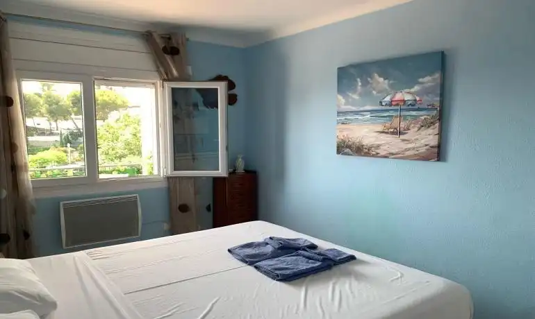 Schlafzimmer von Wohnungen zum Verkauf in Roses mit Klimaanlage, Heizung und Terrasse