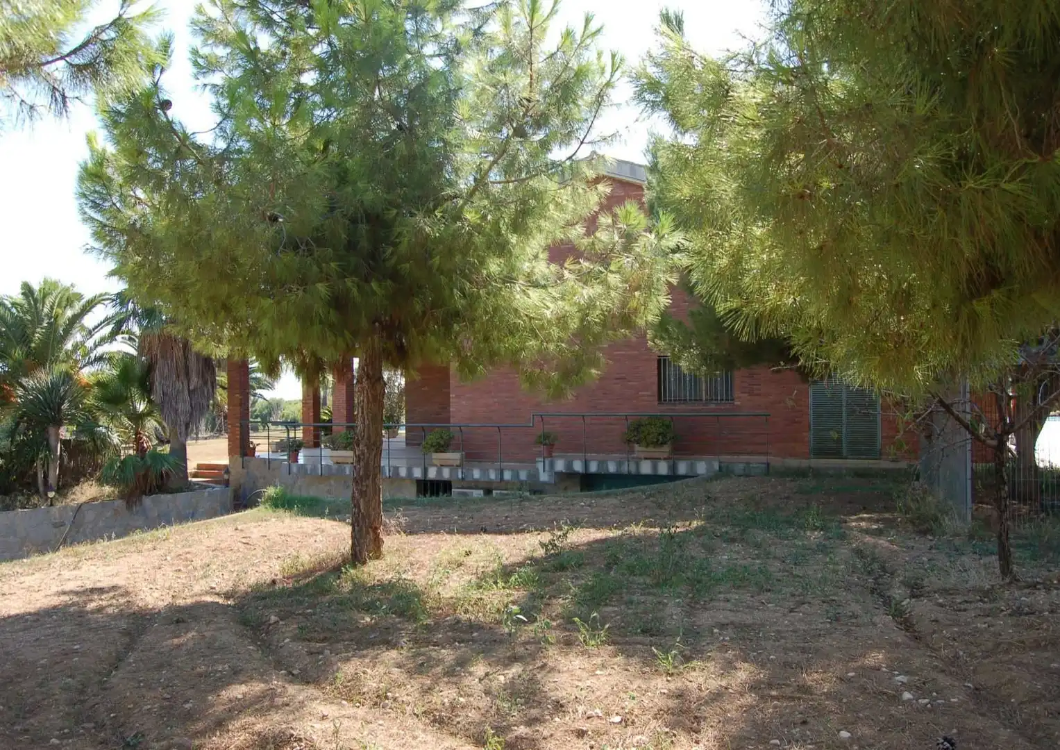 Vista exterior de Finca rústica en venda en Vilanova i la Geltrú amb Aire condicionat, Calefacció i Traster