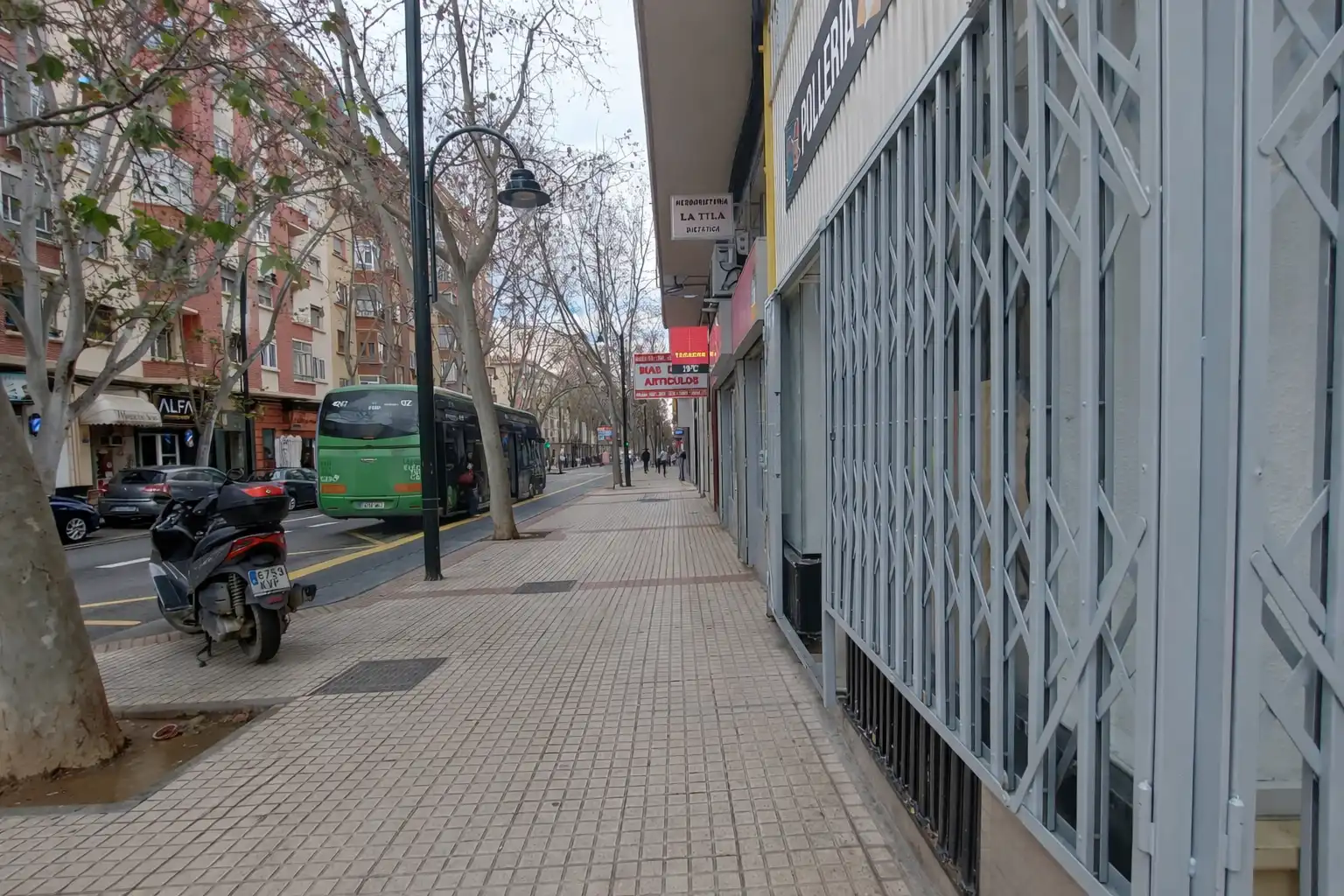 Vista exterior de Local de lloguer en Zaragoza