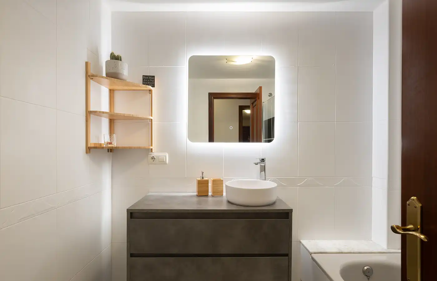 Badezimmer von Maisonette zum Verkauf in A Coruña Capital  mit Parkett, Ofen und Waschmaschine