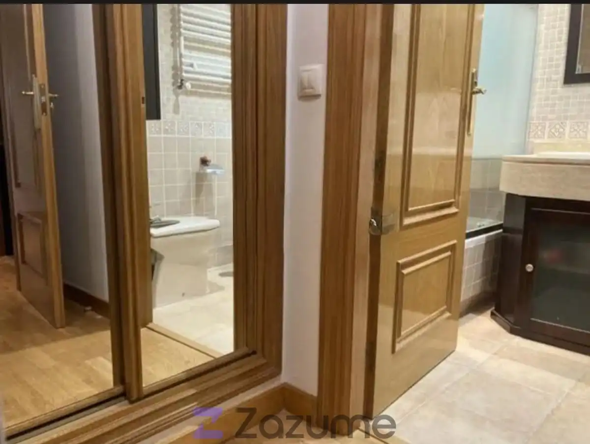 Baño de Apartamento de alquiler en Madrid con Aire acondicionado, Calefacción y Jardín privado